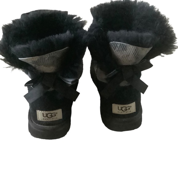 UGG women’s boots size 6 mini Bailey bow snake print sheepskin casual boots - Picture 3 of 12